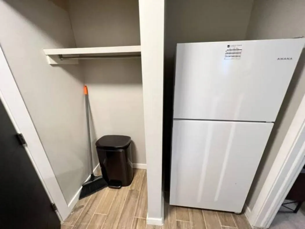 Lägenhet Cozy 1 Bedroom Rental With Den Free Parking Close To University Edmonton